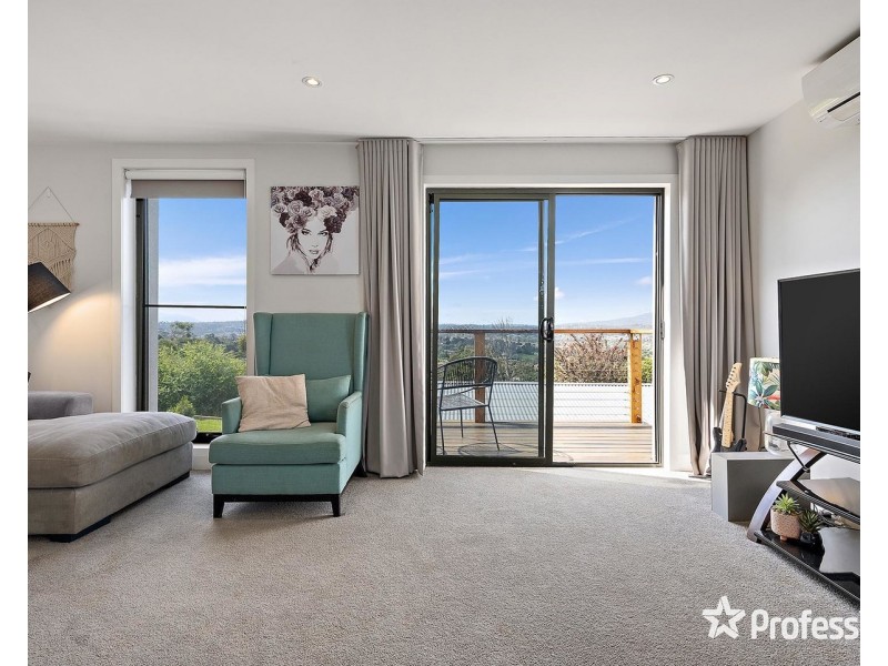 186 Hayrick Lane, Mooroolbark VIC 3138