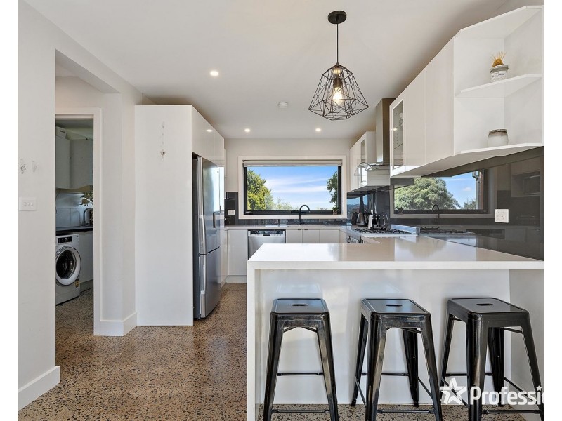 186 Hayrick Lane, Mooroolbark VIC 3138