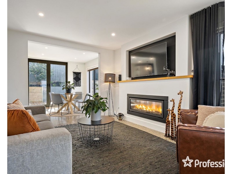 186 Hayrick Lane, Mooroolbark VIC 3138