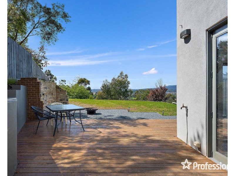 186 Hayrick Lane, Mooroolbark VIC 3138