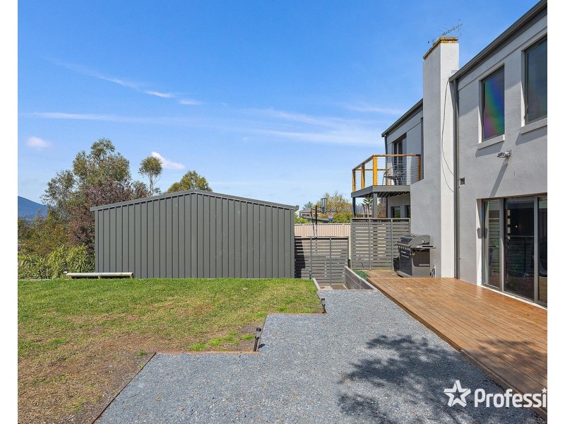 186 Hayrick Lane, Mooroolbark VIC 3138