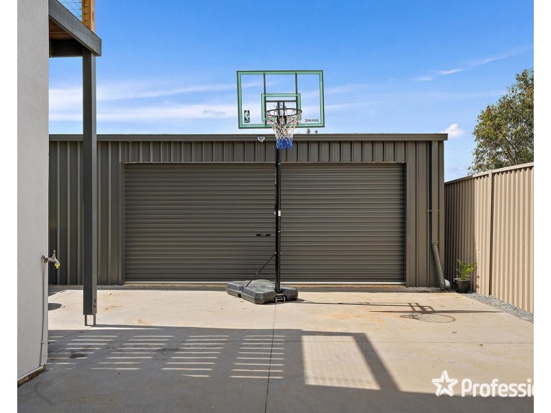 186 Hayrick Lane, Mooroolbark VIC 3138