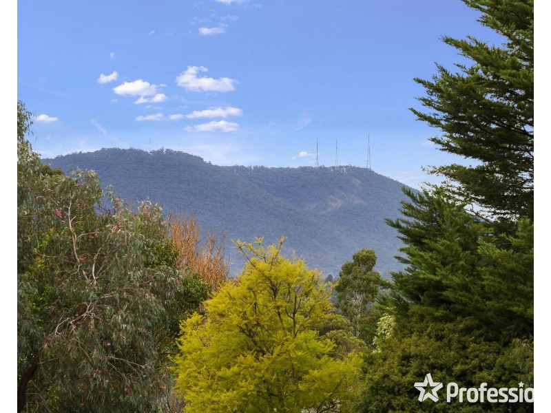 43 Churchill Drive, Mooroolbark VIC 3138