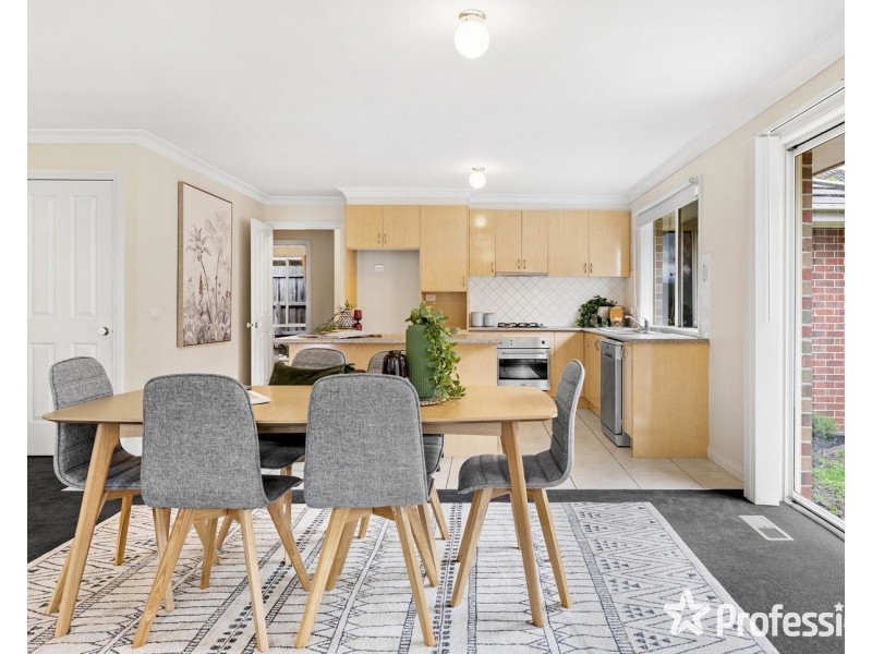 8/4 Palm Grove, Kilsyth VIC 3137