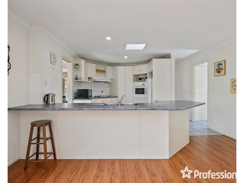 10 Idinia Street, Kilsyth VIC 3137