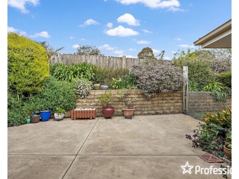 10 Idinia Street, Kilsyth VIC 3137