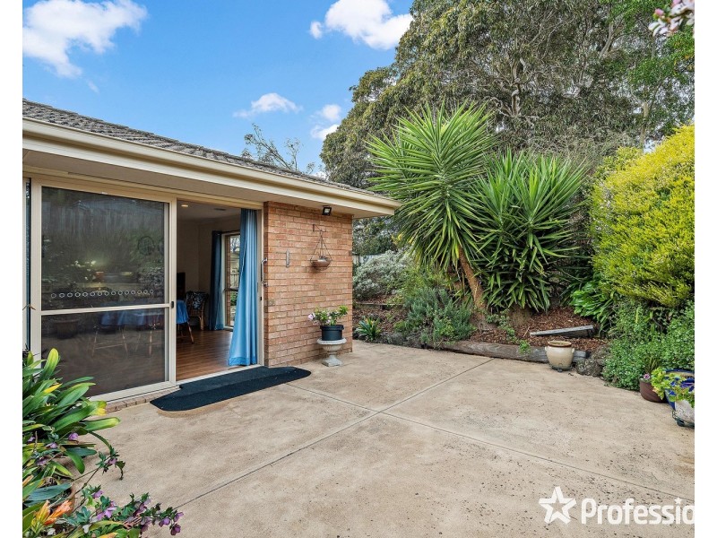 10 Idinia Street, Kilsyth VIC 3137