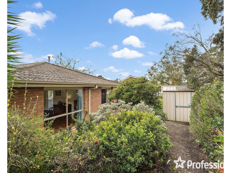 10 Idinia Street, Kilsyth VIC 3137
