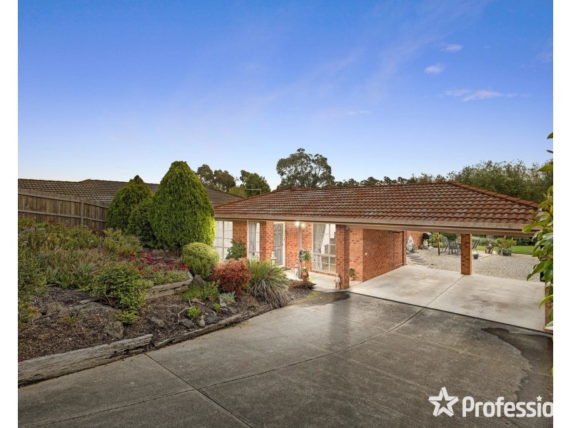 73 Thomas Road, Healesville VIC 3777