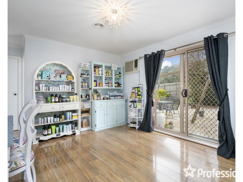 73 Thomas Road, Healesville VIC 3777