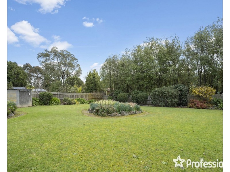 73 Thomas Road, Healesville VIC 3777