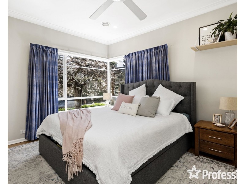 16 Todd Court, Croydon VIC 3136