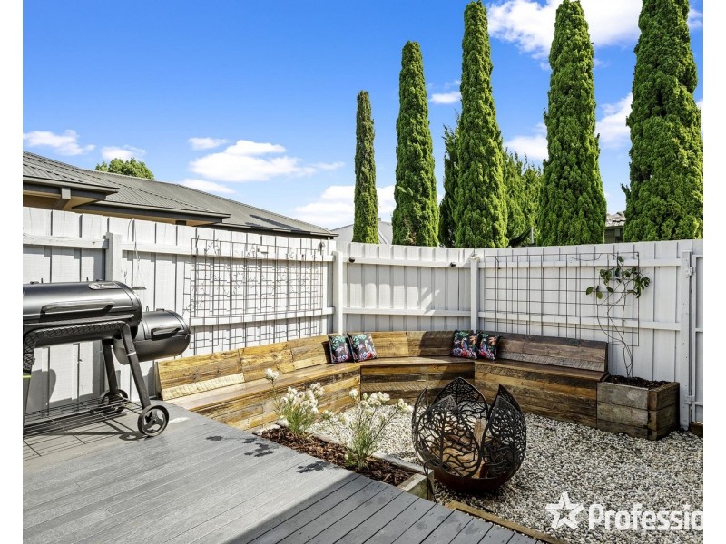 16 Todd Court, Croydon VIC 3136