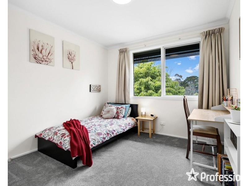4 Crown Point, Chirnside Park VIC 3116