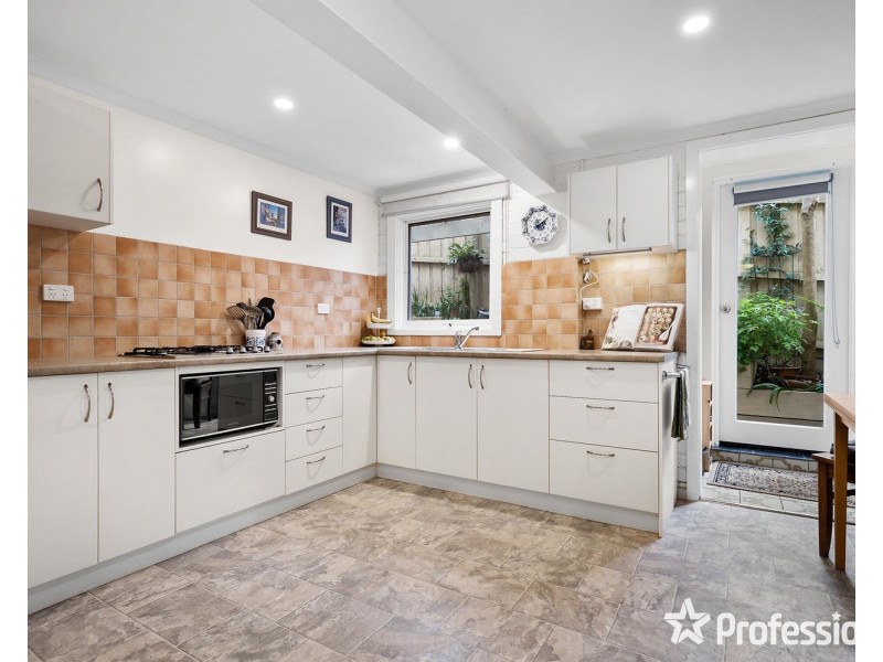 4 Crown Point, Chirnside Park VIC 3116