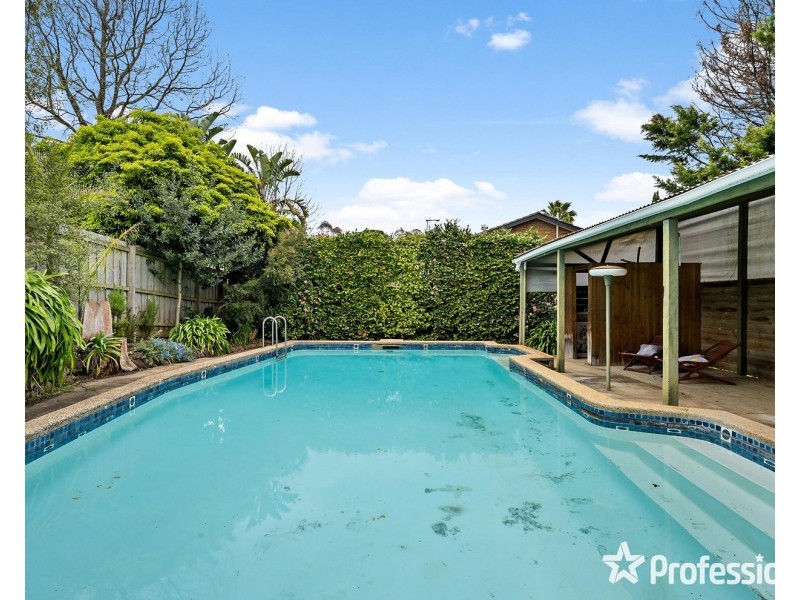 4 Crown Point, Chirnside Park VIC 3116