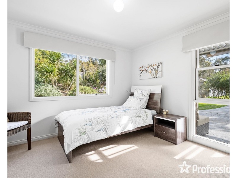 10 Thomas Crescent, Lilydale VIC 3140