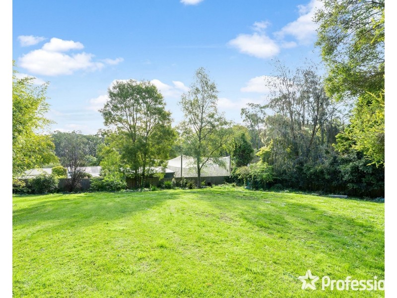 10 Thomas Crescent, Lilydale VIC 3140