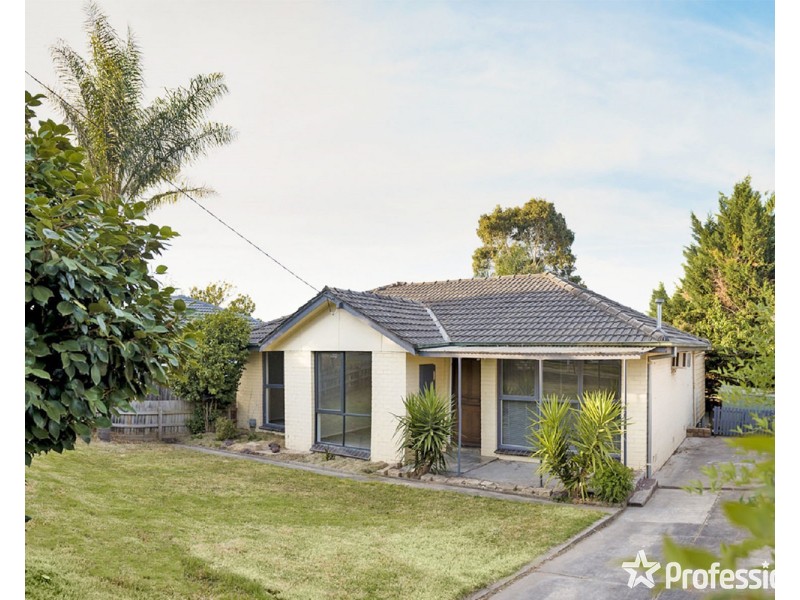 15 Sheldon Avenue, Mooroolbark VIC 3138
