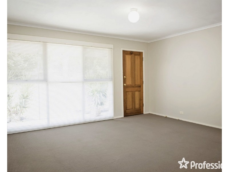 15 Sheldon Avenue, Mooroolbark VIC 3138