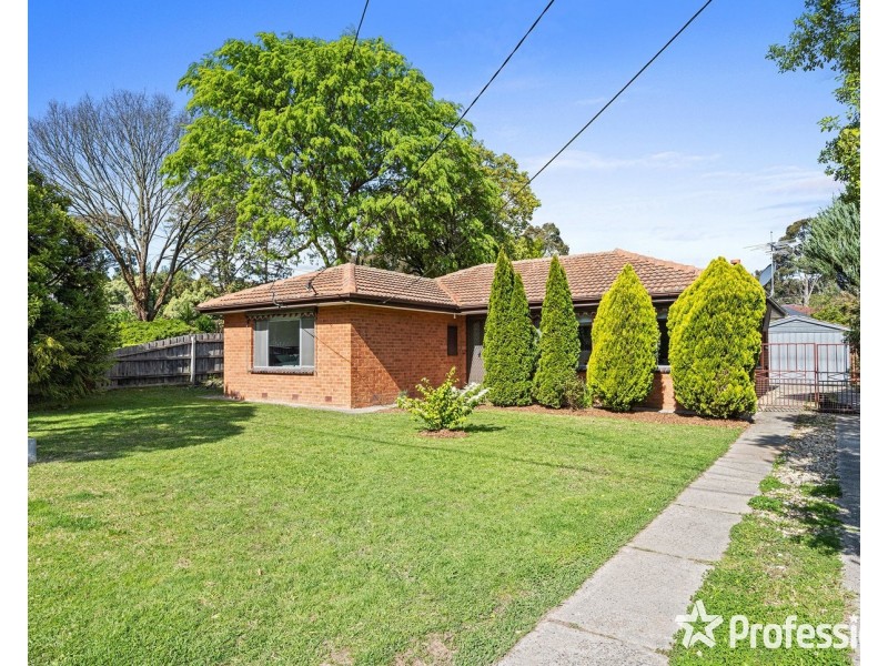 36 McDermott Avenue, Mooroolbark VIC 3138