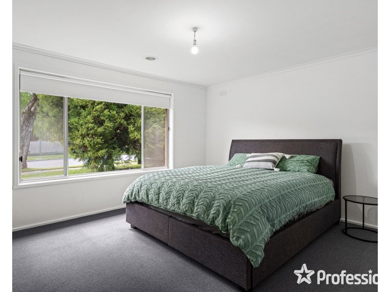 36 McDermott Avenue, Mooroolbark VIC 3138