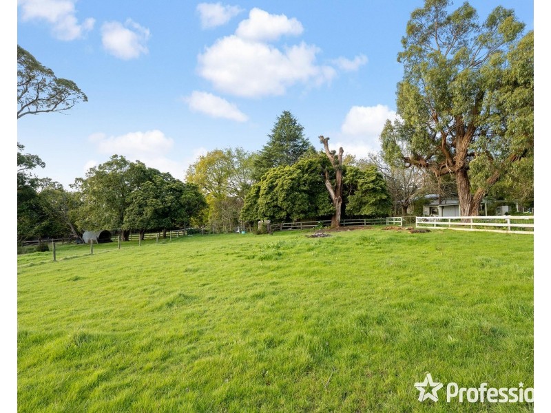 60 Shevlins Lane, Woori Yallock VIC 3139