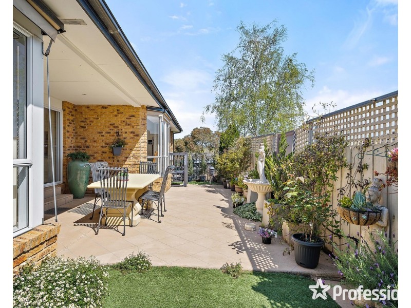 17 Neryl Court, Mooroolbark VIC 3138