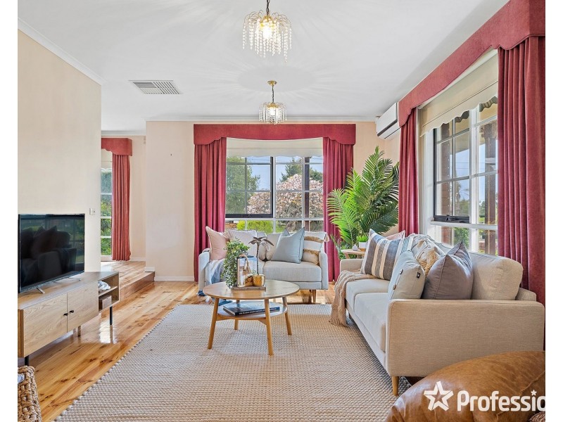 10 Celeste Court, Chirnside Park VIC 3116