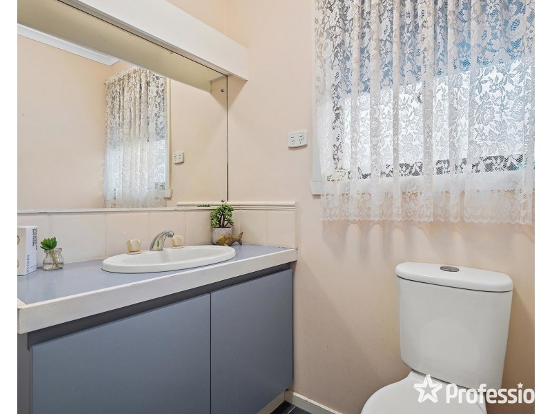 10 Celeste Court, Chirnside Park VIC 3116