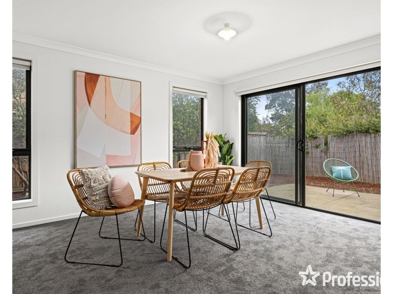 25 Spriggs Drive, Croydon VIC 3136