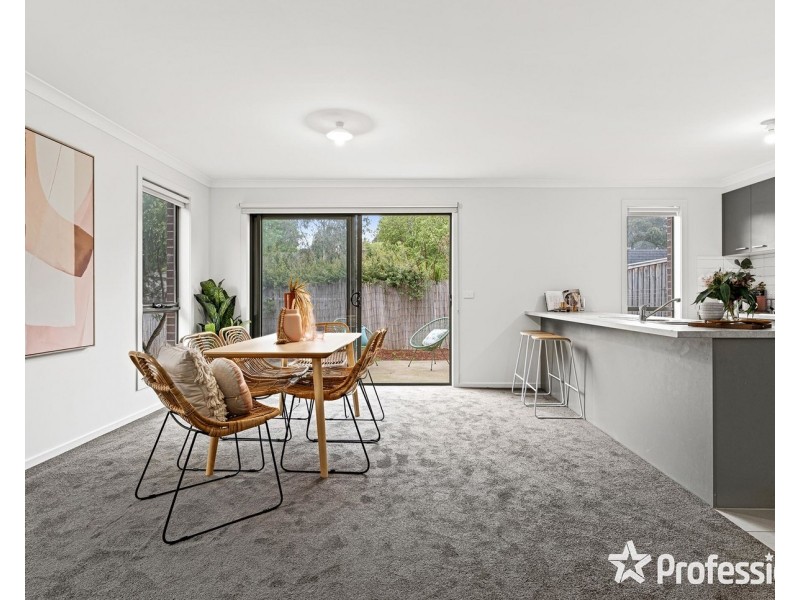 25 Spriggs Drive, Croydon VIC 3136