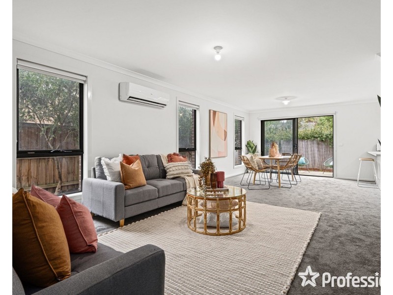 25 Spriggs Drive, Croydon VIC 3136