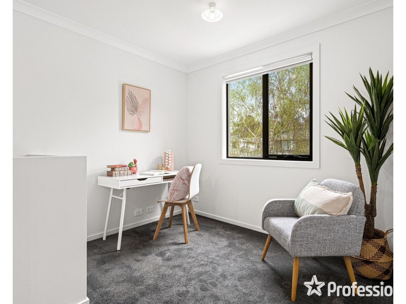 25 Spriggs Drive, Croydon VIC 3136