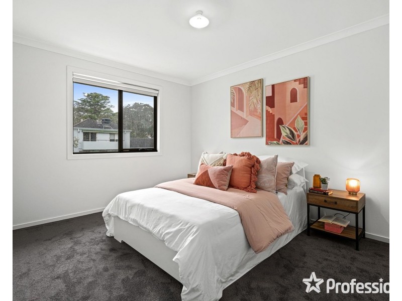 25 Spriggs Drive, Croydon VIC 3136