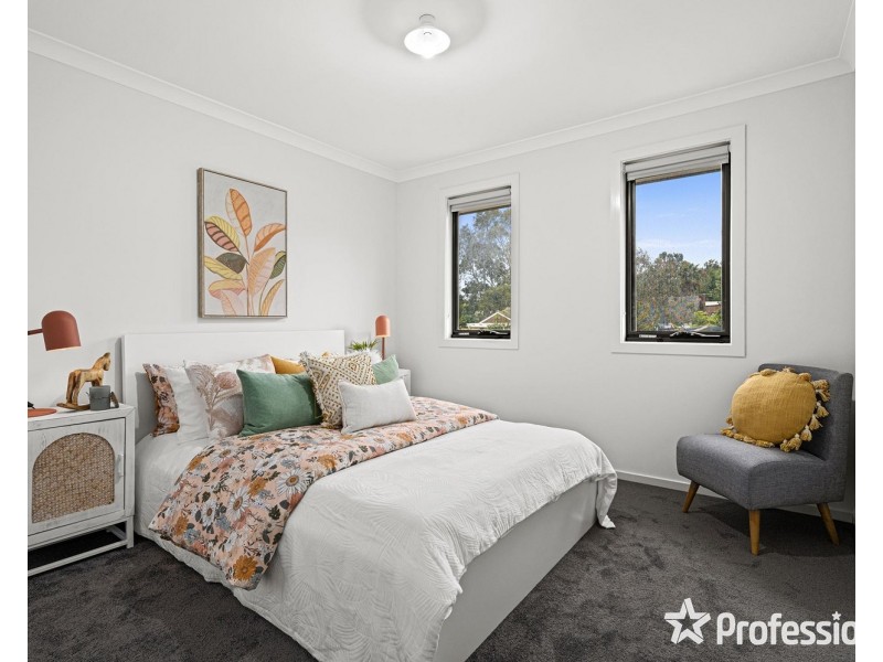 25 Spriggs Drive, Croydon VIC 3136