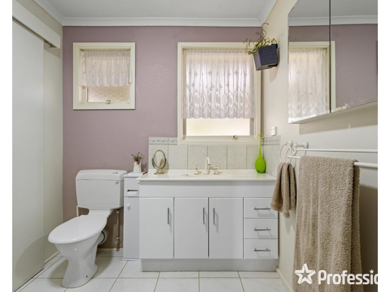 23 Wainewright Avenue, Mooroolbark VIC 3138