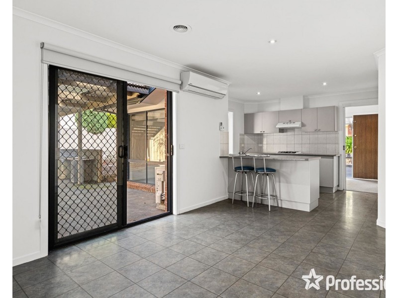 5 Charlwood Drive, Mooroolbark VIC 3138
