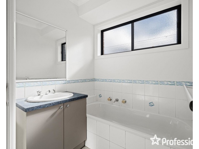 5 Charlwood Drive, Mooroolbark VIC 3138