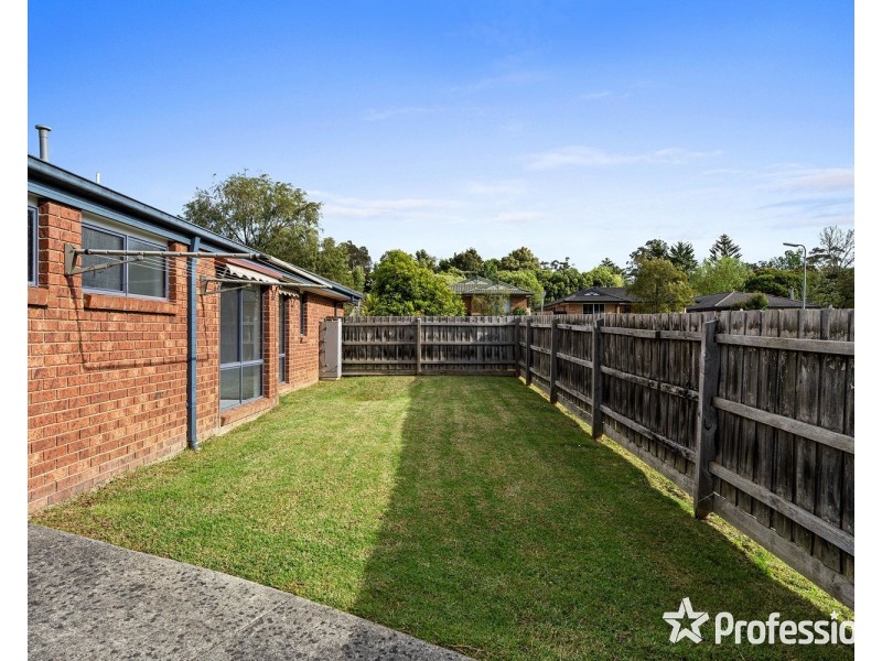 5 Charlwood Drive, Mooroolbark VIC 3138
