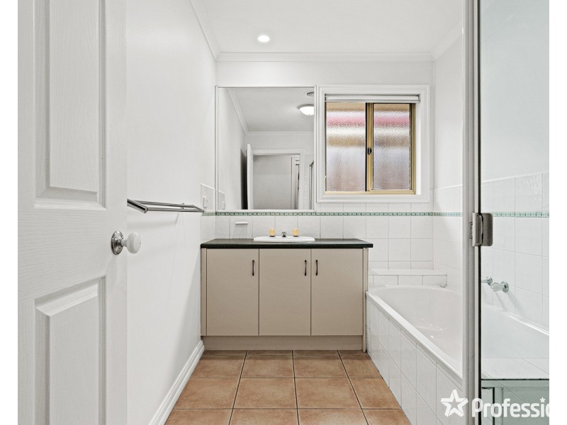 15 Kathy Court, Mooroolbark VIC 3138