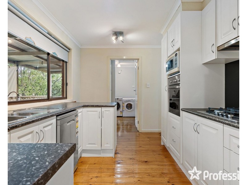 2 Highland Crescent, Mooroolbark VIC 3138