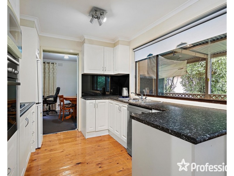 2 Highland Crescent, Mooroolbark VIC 3138