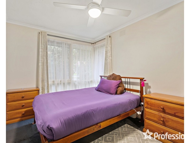 2 Highland Crescent, Mooroolbark VIC 3138