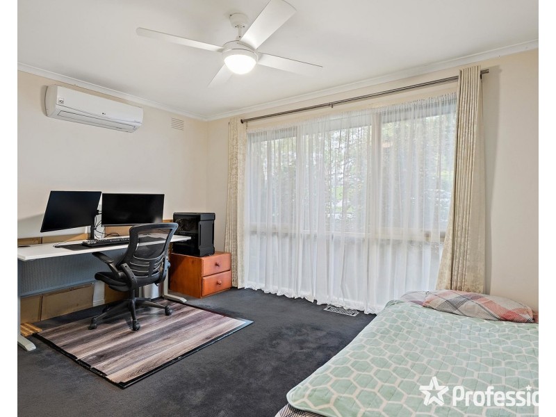 2 Highland Crescent, Mooroolbark VIC 3138