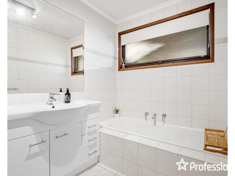 71 Switchback Road, Chirnside Park VIC 3116