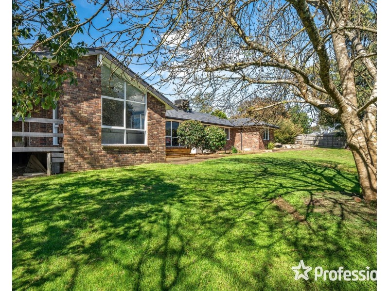33 Forge Road, Mount Evelyn VIC 3796