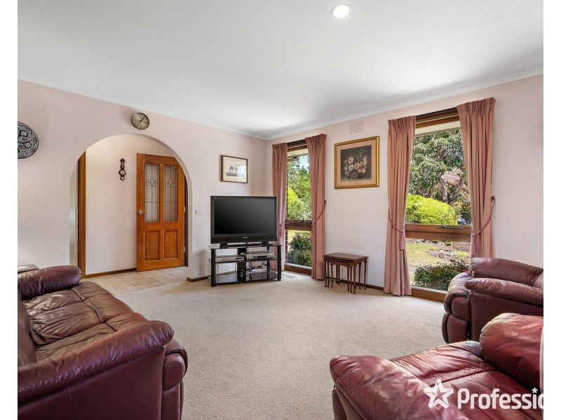 5 Penalga Road, Mooroolbark VIC 3138