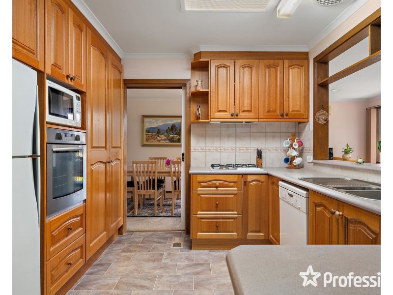 5 Penalga Road, Mooroolbark VIC 3138