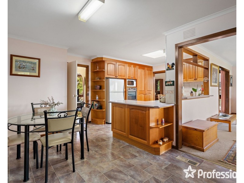 5 Penalga Road, Mooroolbark VIC 3138